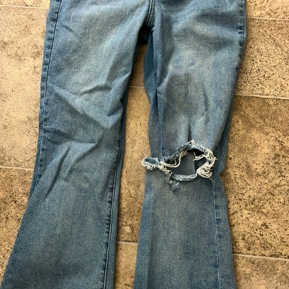 BCBGeneration High Rise Jeans with Rips/Hole - Picture 2 of 6